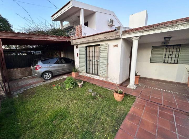Casa · 180m² · 9 Ambientes · 1 Cochera
