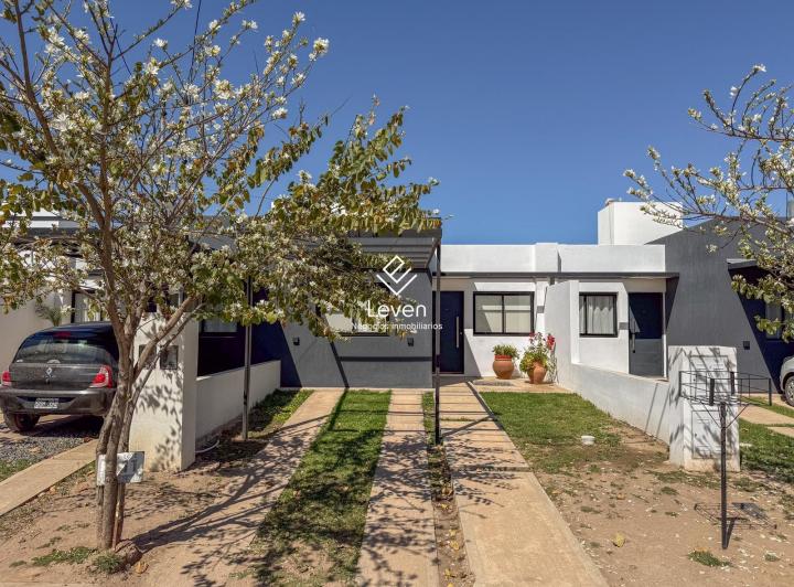 Casa · 100m² · 3 Ambientes · 1 Cochera