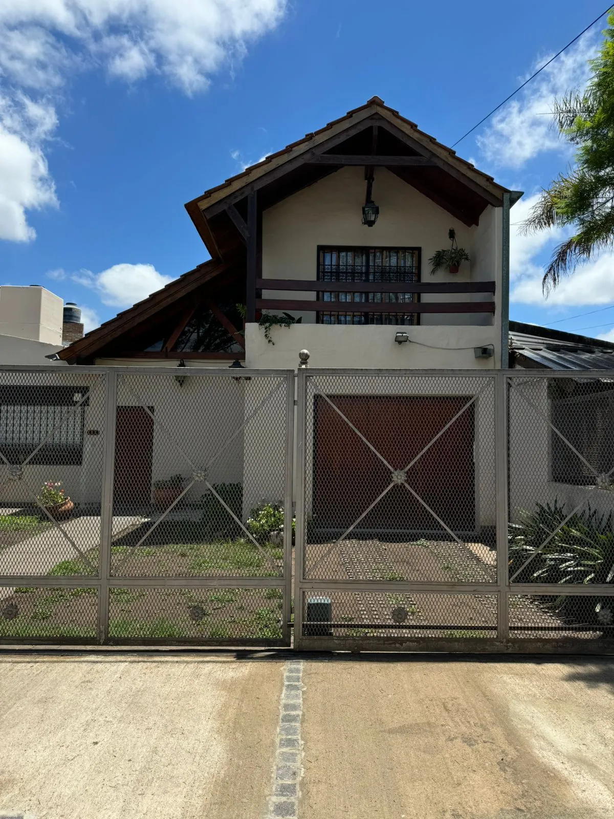 VENTA CASA 4 DORM 3 BAÑOS APTA CREDITO- MARQUES DE SOBREMONTE