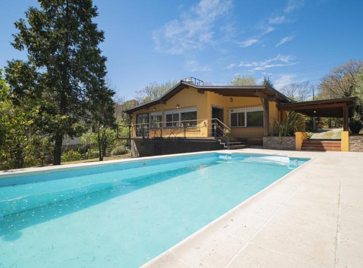 Casa · 340m² · 7 Ambientes · 1 Cochera