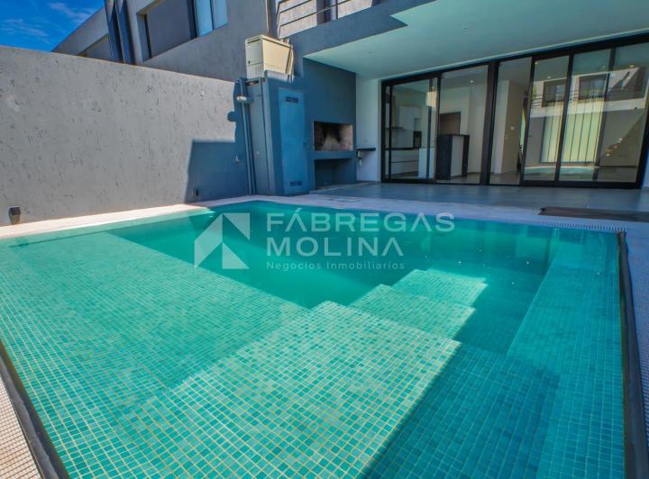 Casa · 180m² · 3 Ambientes · 2 Cocheras