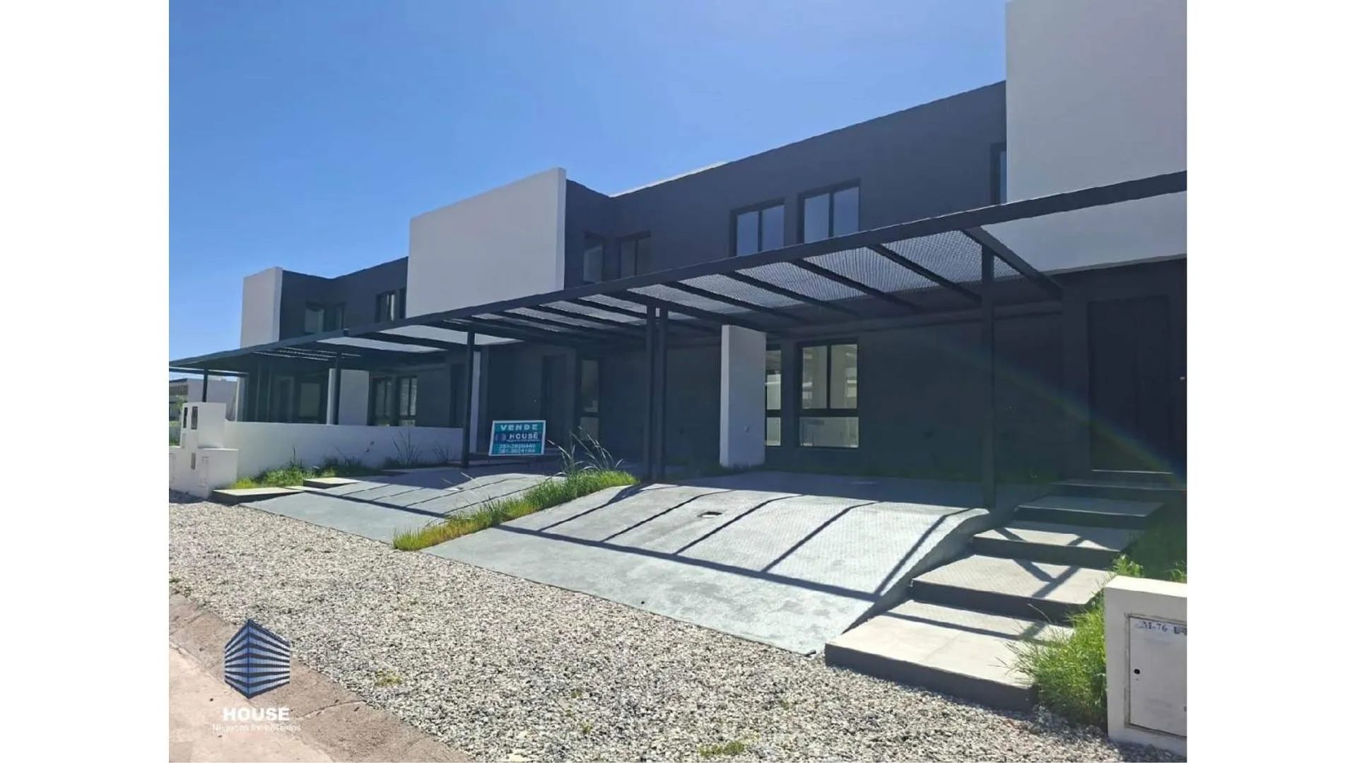 CASA TRES DORMITORIOS EN VENTA CIUDAD DOCTA