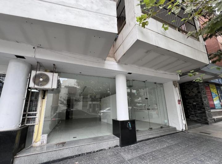 Local comercial · 136m² · 4 Ambientes