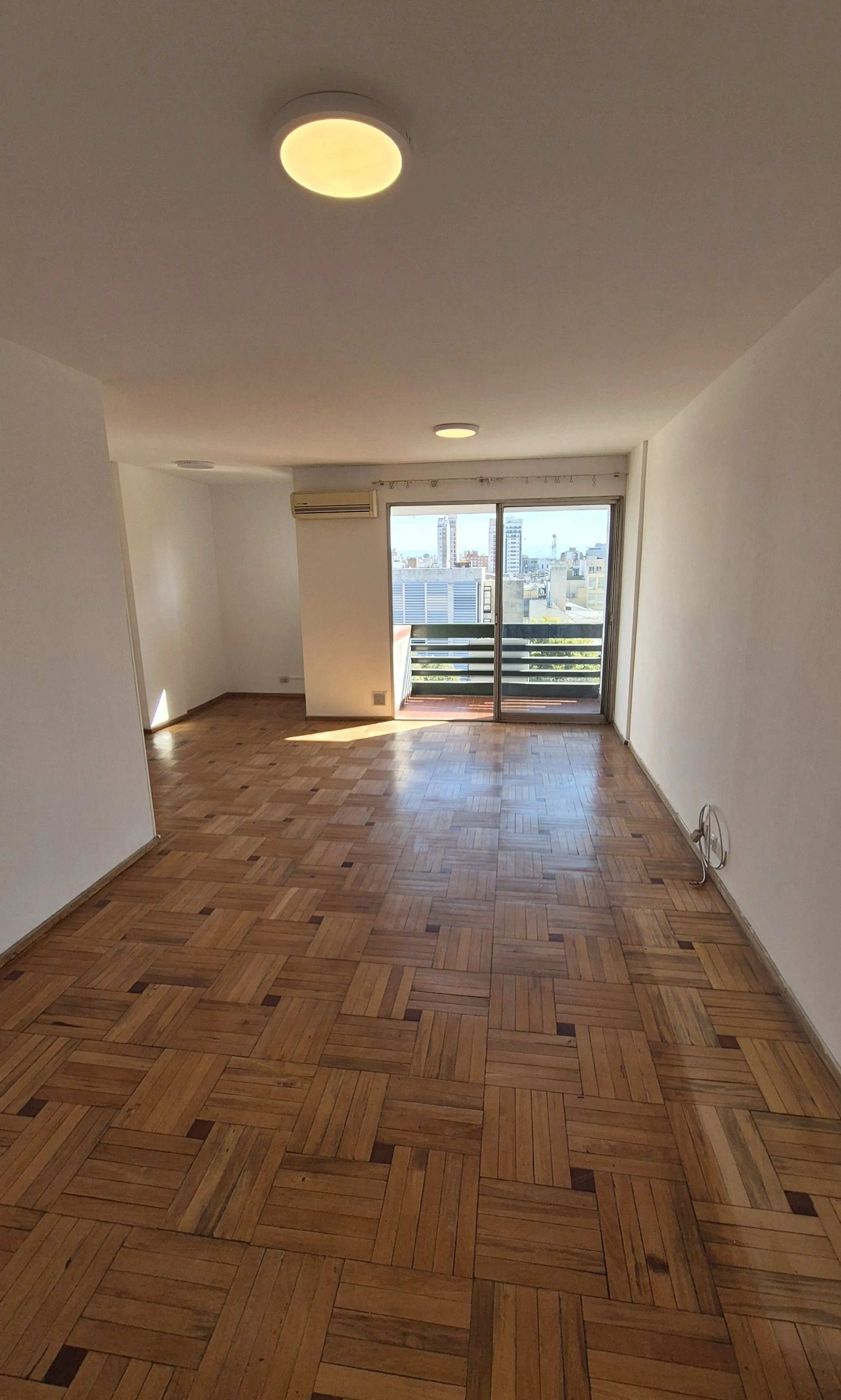 Departamento En Venta Frente A Cañada!! 2 Dormitorios Con Cochera!!