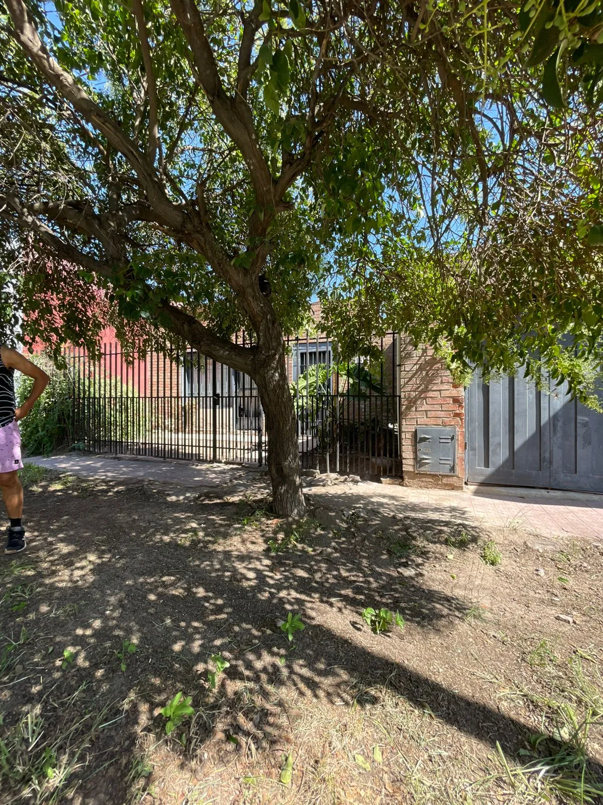 Lote céntrico SOBRE CAÑADA con casa a refaccionar. DUEÑO DIRECTO.