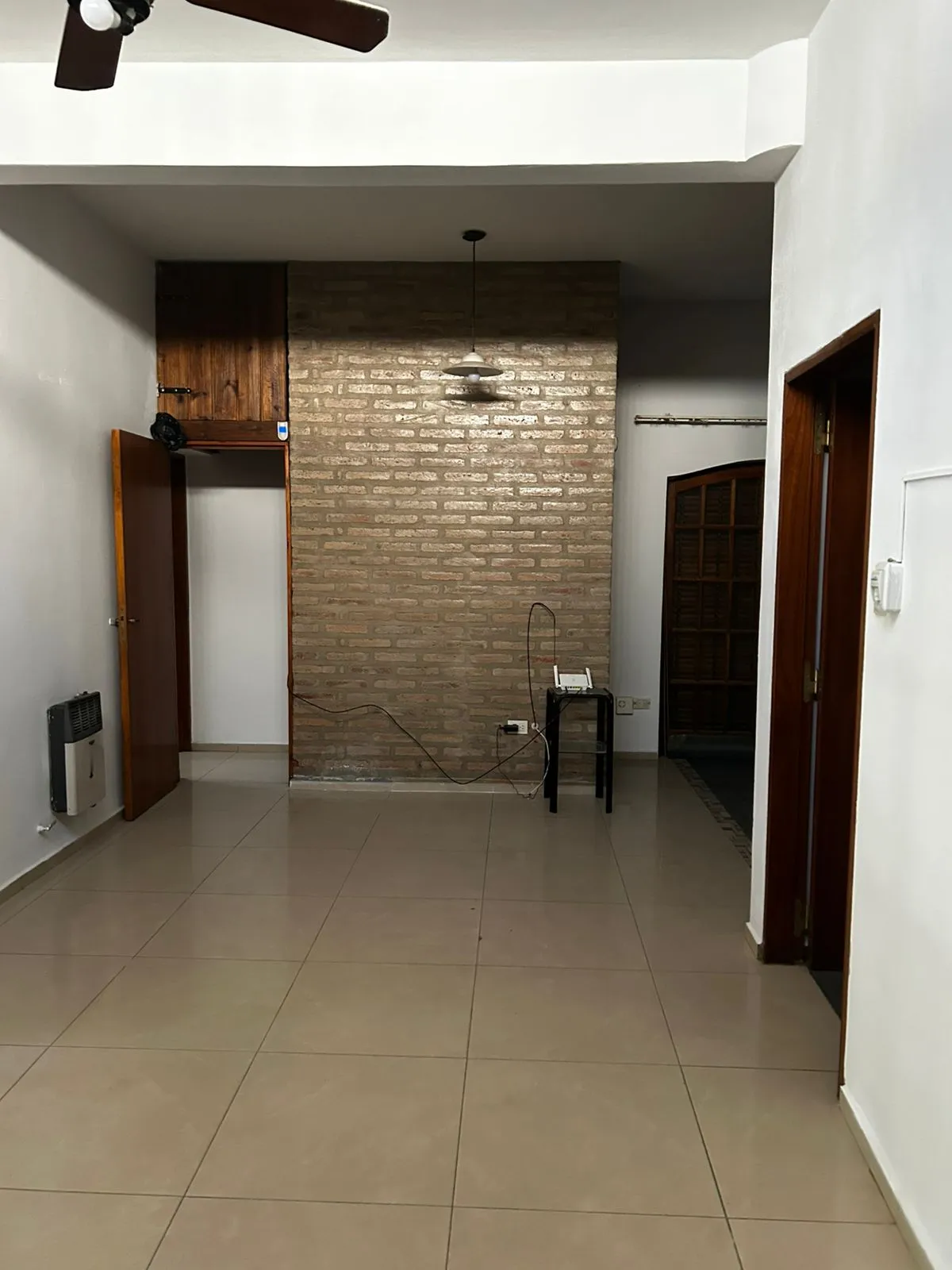 VENDO/ PERMUTO/ RECIBO MENOR Casa de 3 Dormitorios con Locales Comerciales y Gran Potencial | B° Empalme