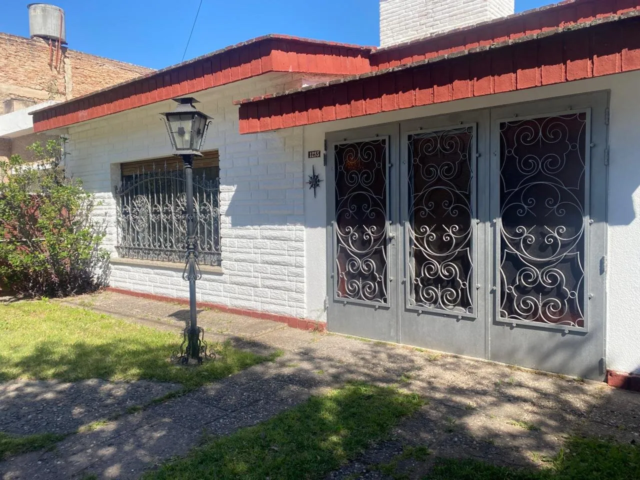 SE VENDE CASA 2 DORMITORIOS