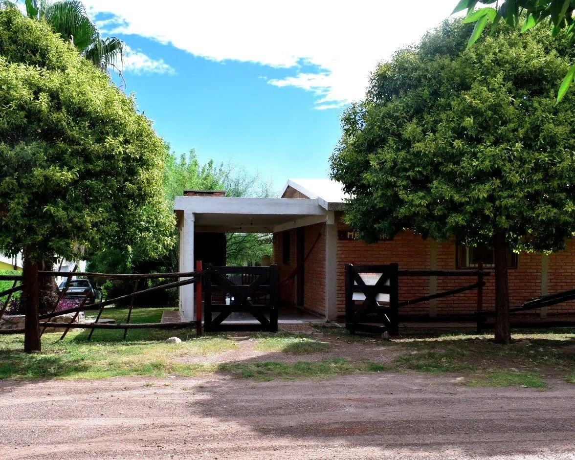 2 cabañas con escritura en San Lorenzo – Ideal inversión y descanso