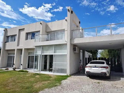 Casa en Alquiler en Puerto Roldan, Countries y Barrios Cerrados en Roldan