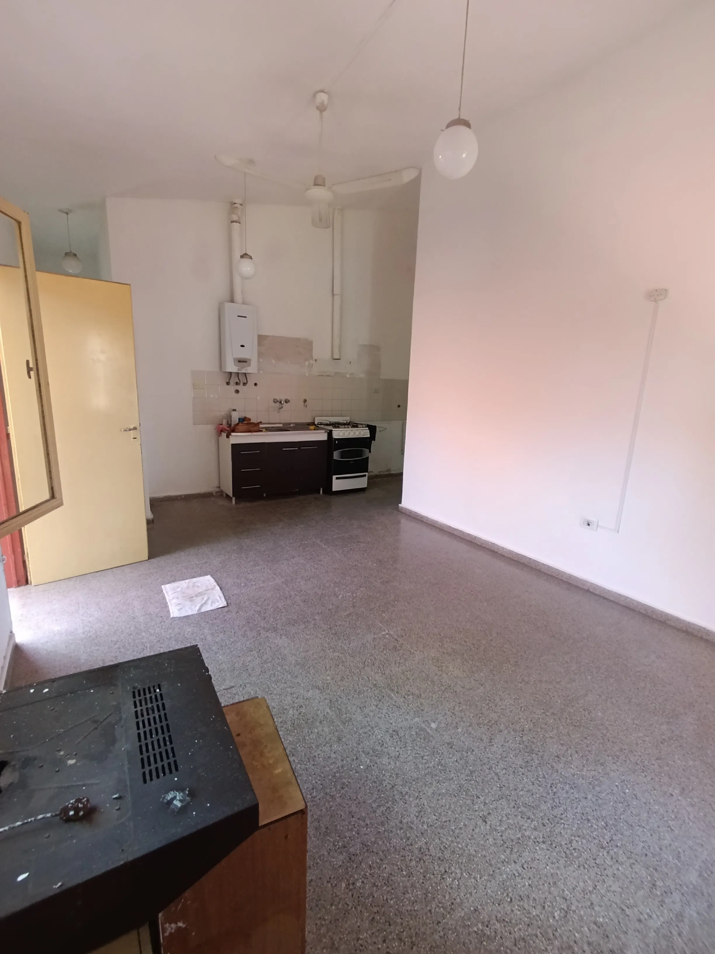 CASA EN VENTA - 2 DOR - PATIO Y QUINCHO - SE REC PERMUTA
