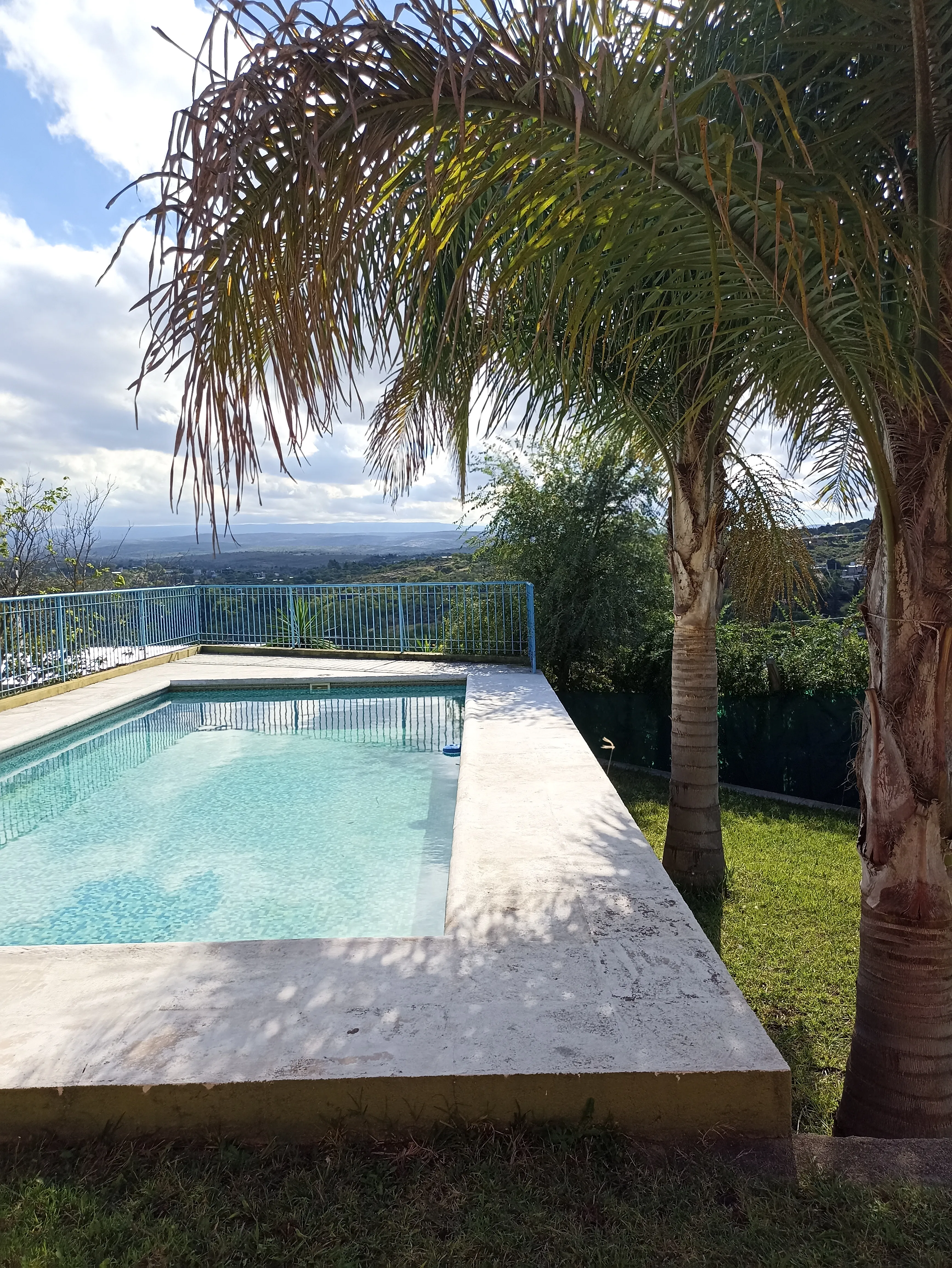 Casa en Parque Siquiman c/pileta- APTO CREDITO