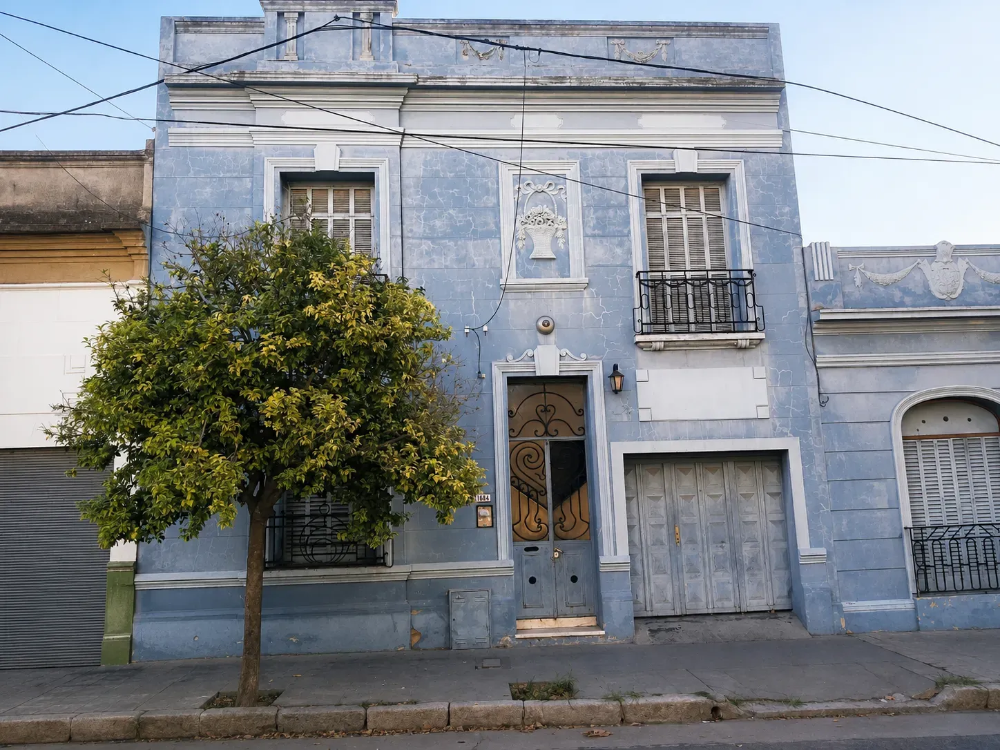 VENTA  CASA EN SAN VICENTE  4 DORMITORIOS Y COCHERA. ESCRITURA.