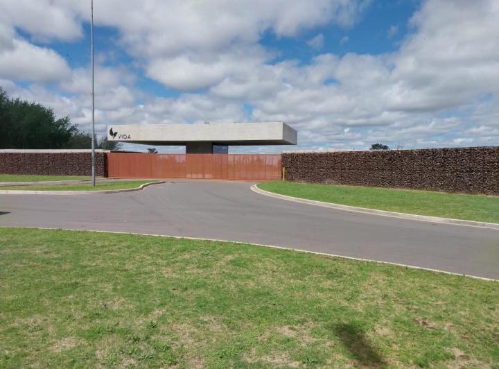 Terreno · 858m²