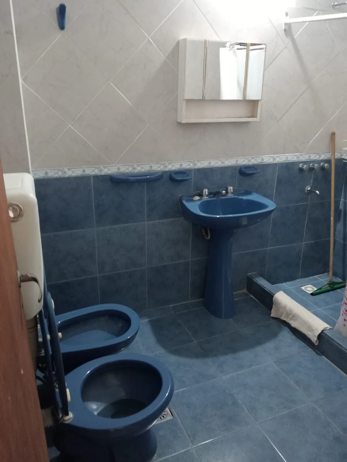 VENDO GQLPON + CASA + DEPARTAMENTO + TERRENO PLANO + PISCINA
