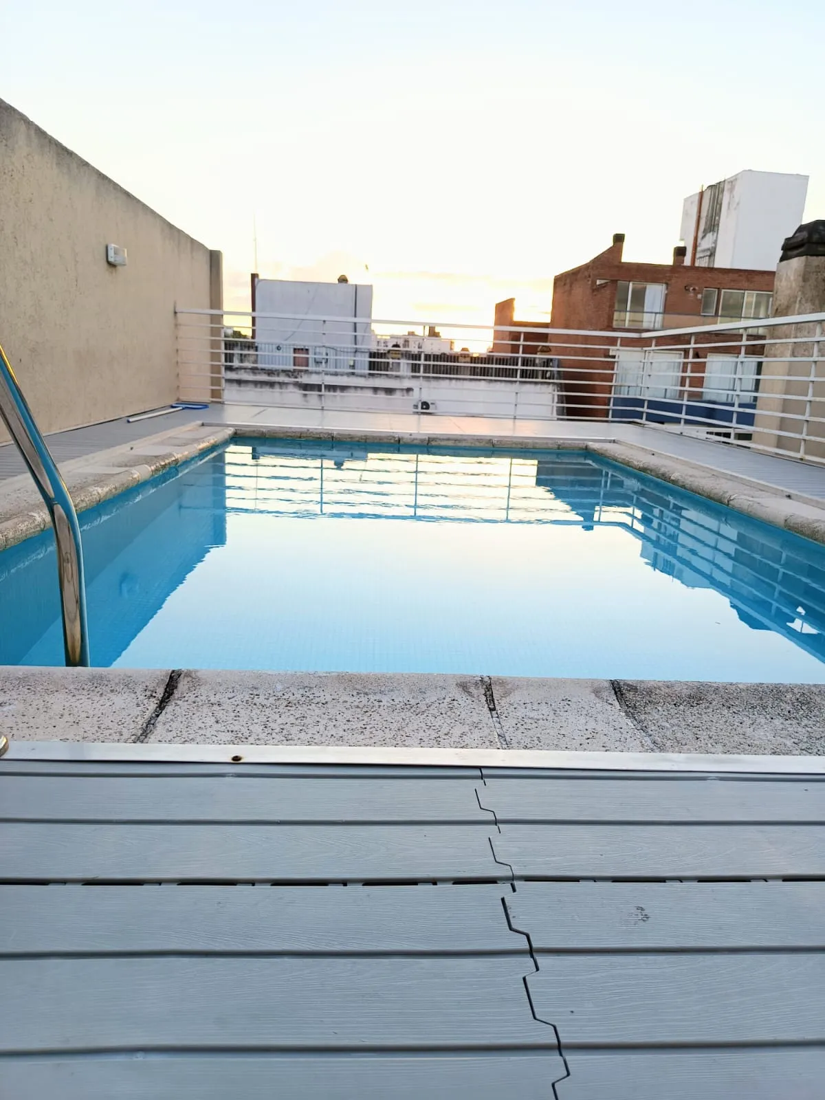 VENTA DEPTO 2 DORM, CON COCHERA y PILETA!
