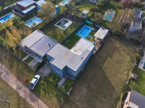 Casa en Venta en Punta Chacra, Roldan