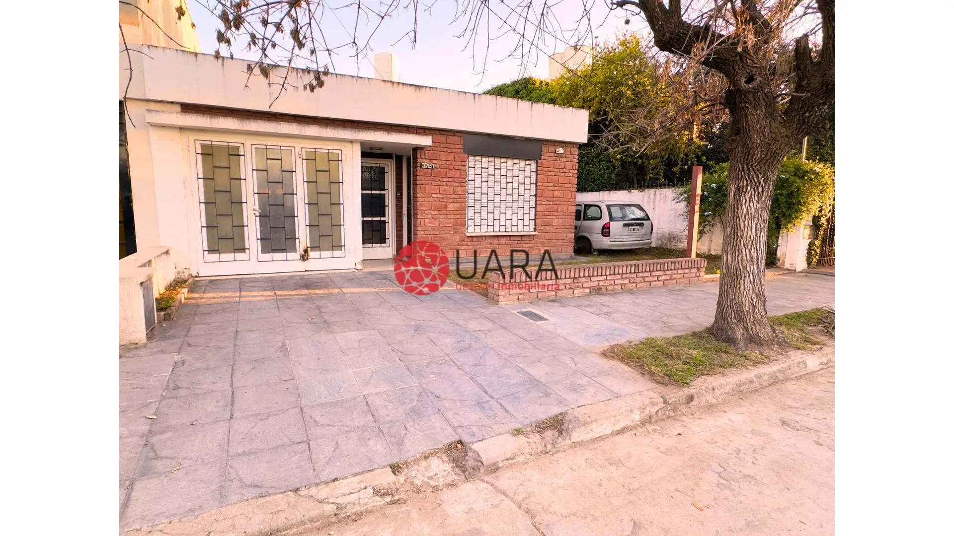 CASA EN VENTA 3 DORMITORIOS Bº LOS PLATANOS