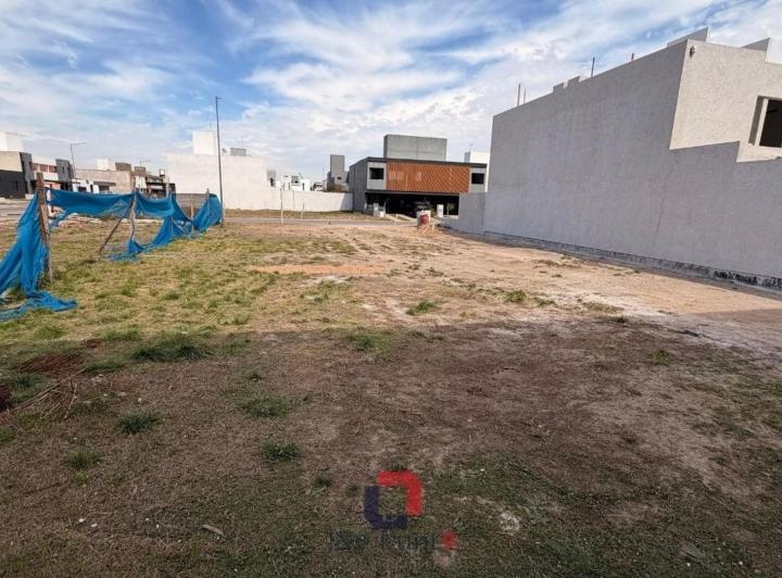 Terreno · 450m²