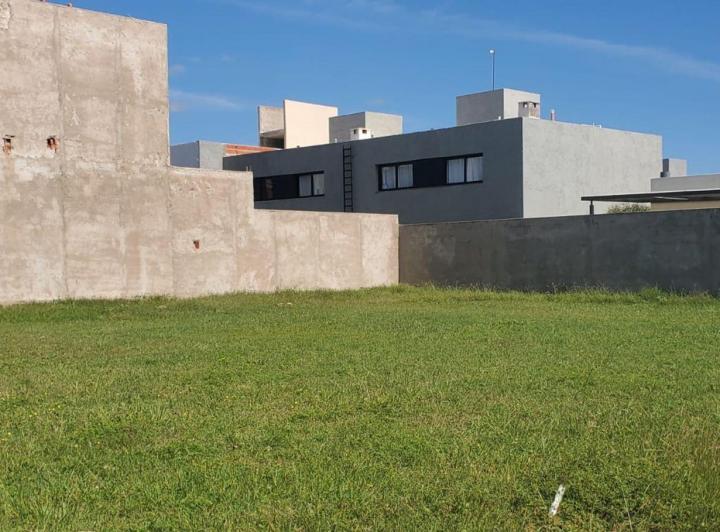 Terreno · 360m²