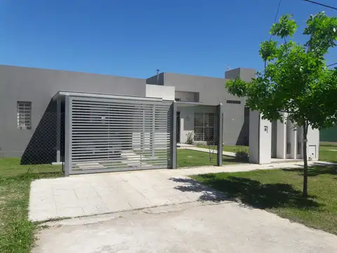 Casa en Venta en Las Tardes, Roldan