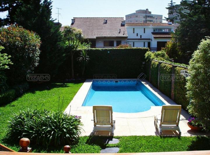 Casa · 236m² · 7 Ambientes · 3 Cocheras