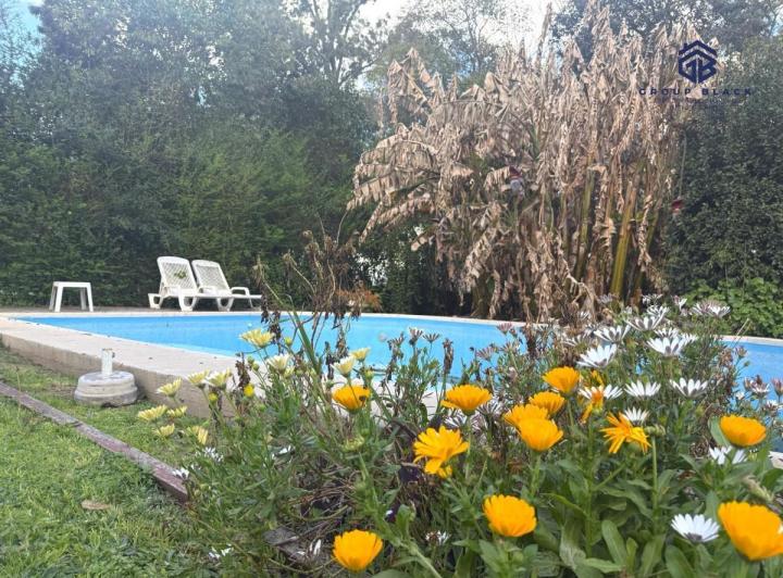 Casa · 250m² · 5 Ambientes · 1 Cochera