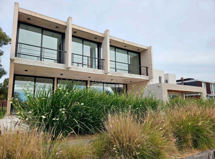 Casa · 284m² · 5 Ambientes