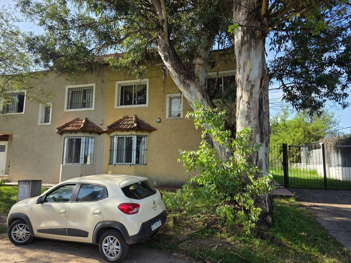 Vendo casa c3 dorm.B Arguello.