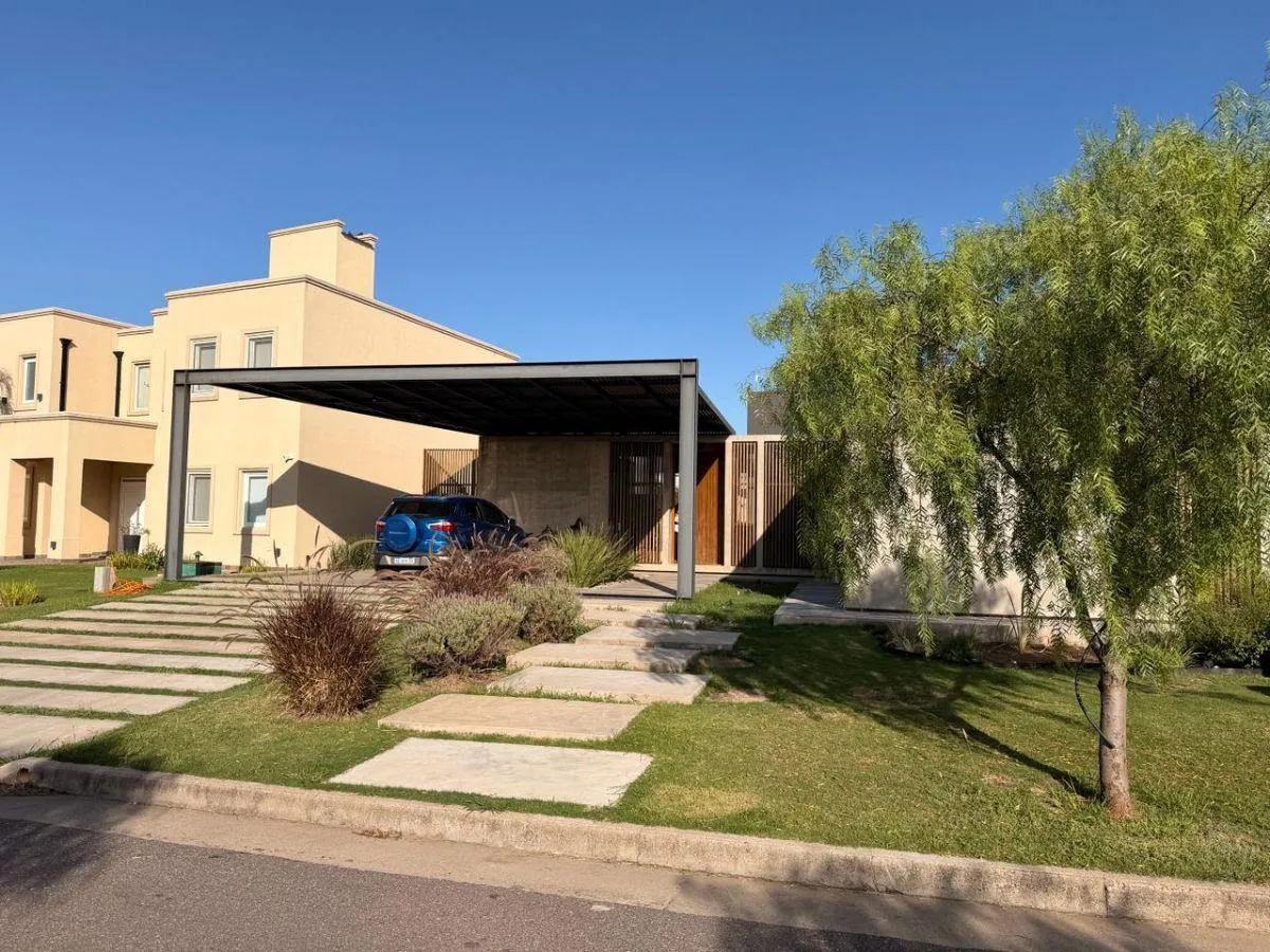 SE vende hermosa casa En 7 Soles Verandas