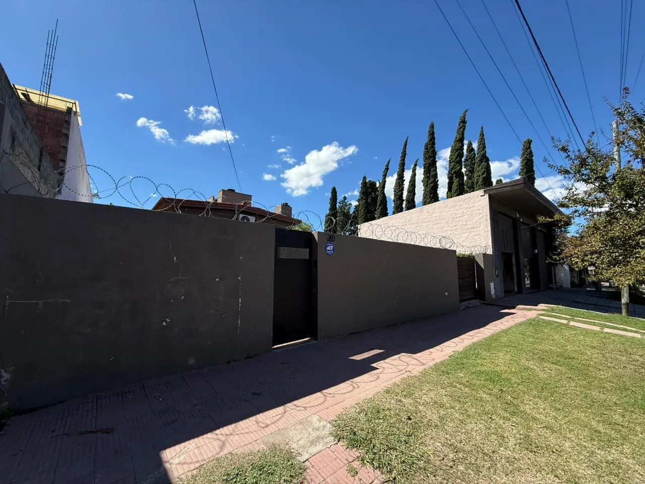 VENTA CASA 4 DORM ARGUELLO