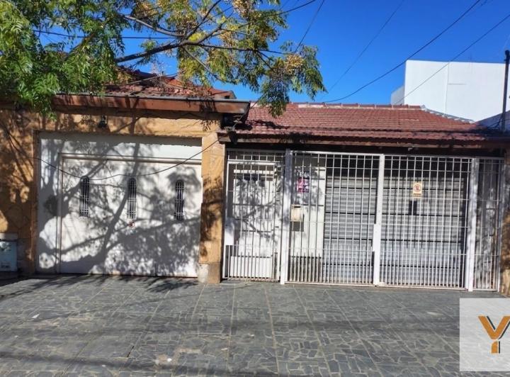 Casa · 200m² · 6 Ambientes