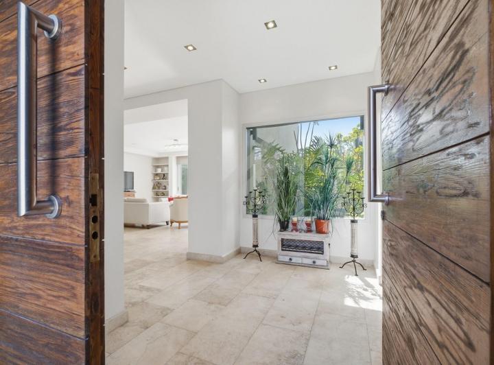 Casa · 346m² · 7 Ambientes · 1 Cochera