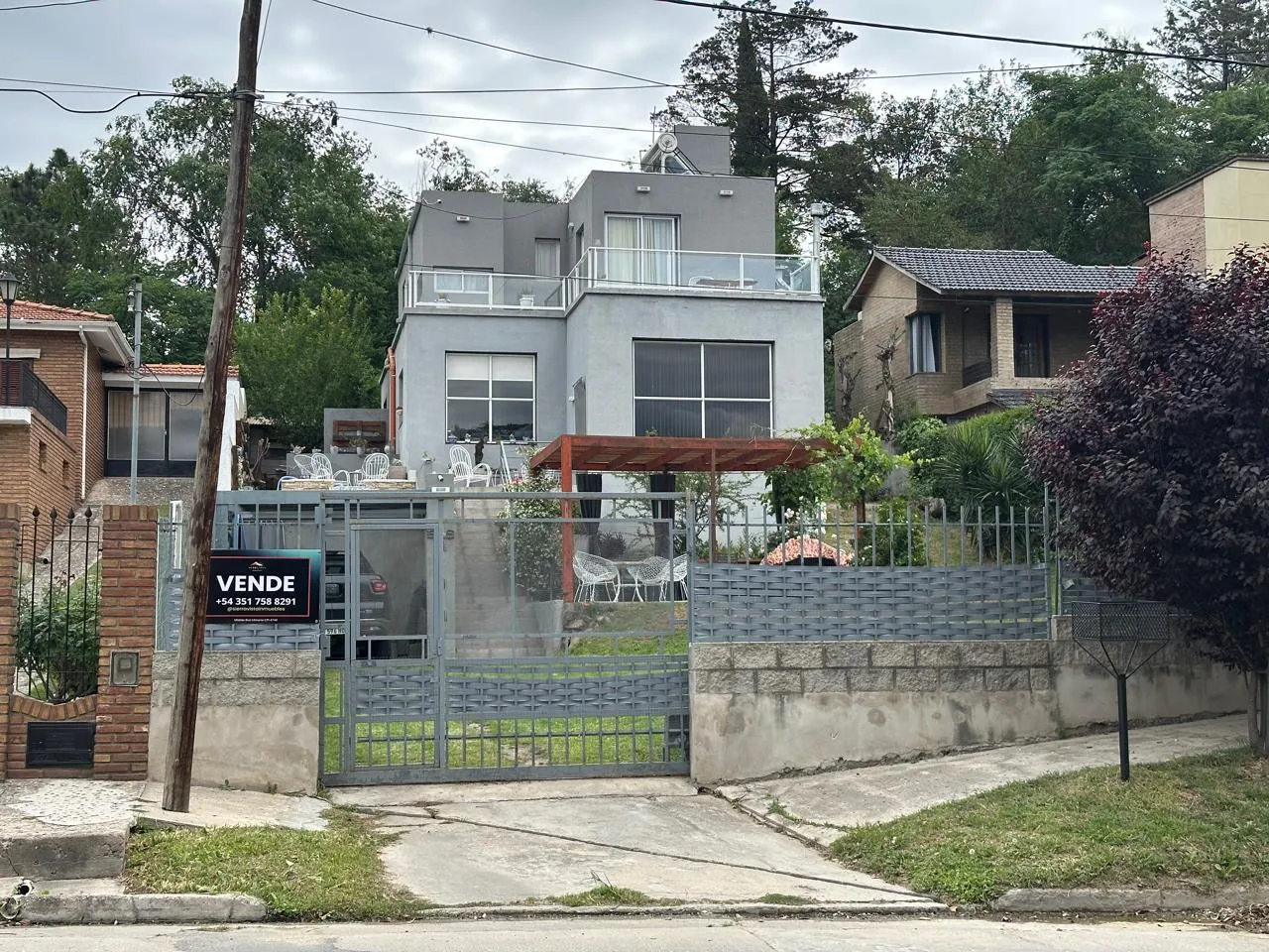 VENDO CASA AMOBLADA VILLA CARLOS PAZ