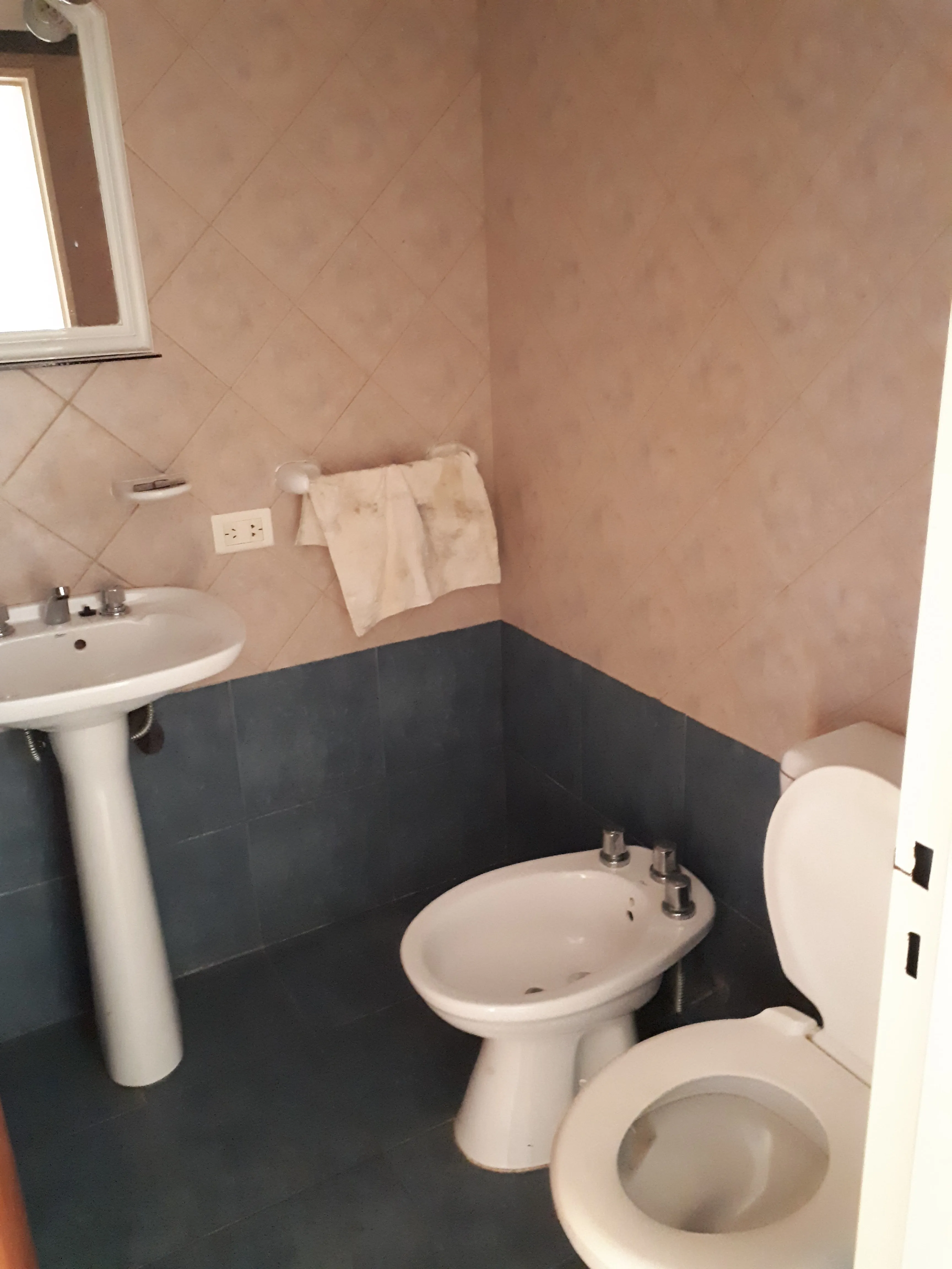 Alta Cba  ( Fragueiro 2414) 1 dorm con balcon de 0,80 x 2 metros