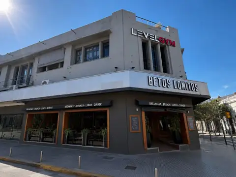 Se vende emblemática esquina en catamarca