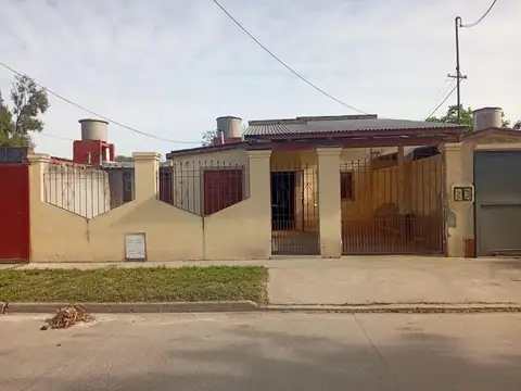 Venta de casa de barrio excelente estado