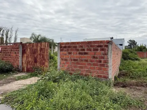 Venta de lote en barrio santa clara