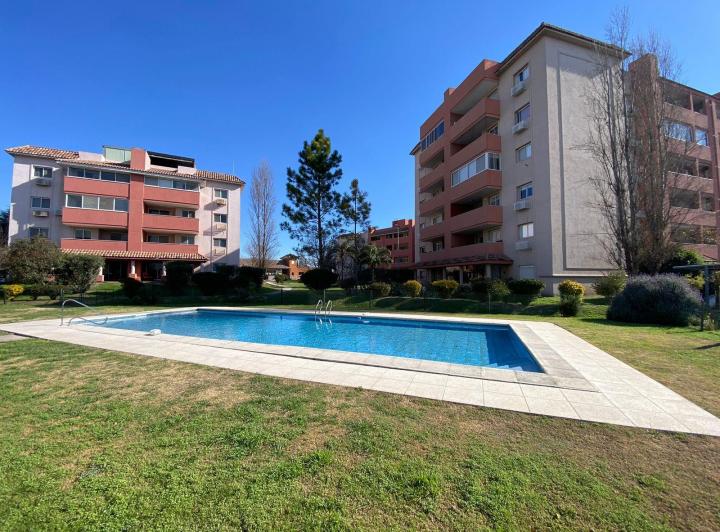 Departamento · 70m² · 5 Ambientes · 1 Cochera