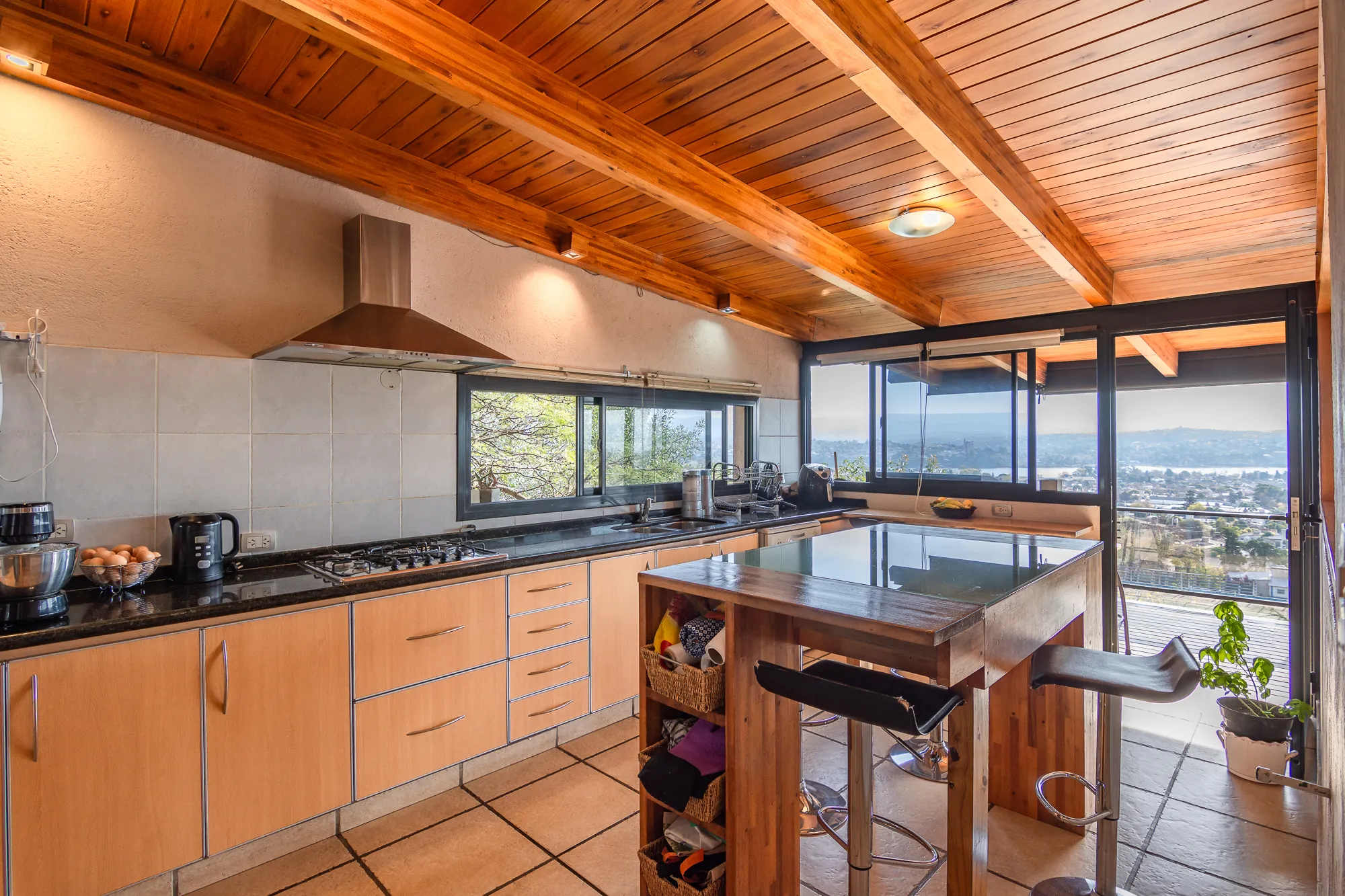 VENTA CASA CATEGORIA, CARLOS PAZ, LA CUESTA. APTO CREDITO