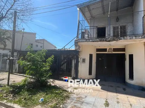 Venta casa + departamento a reciclar - la liguria