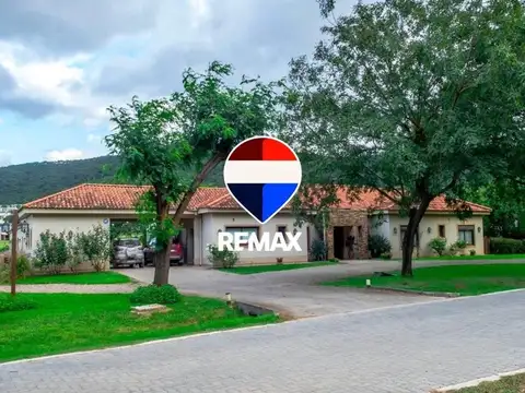 Casa en venta club de campo valle escondido