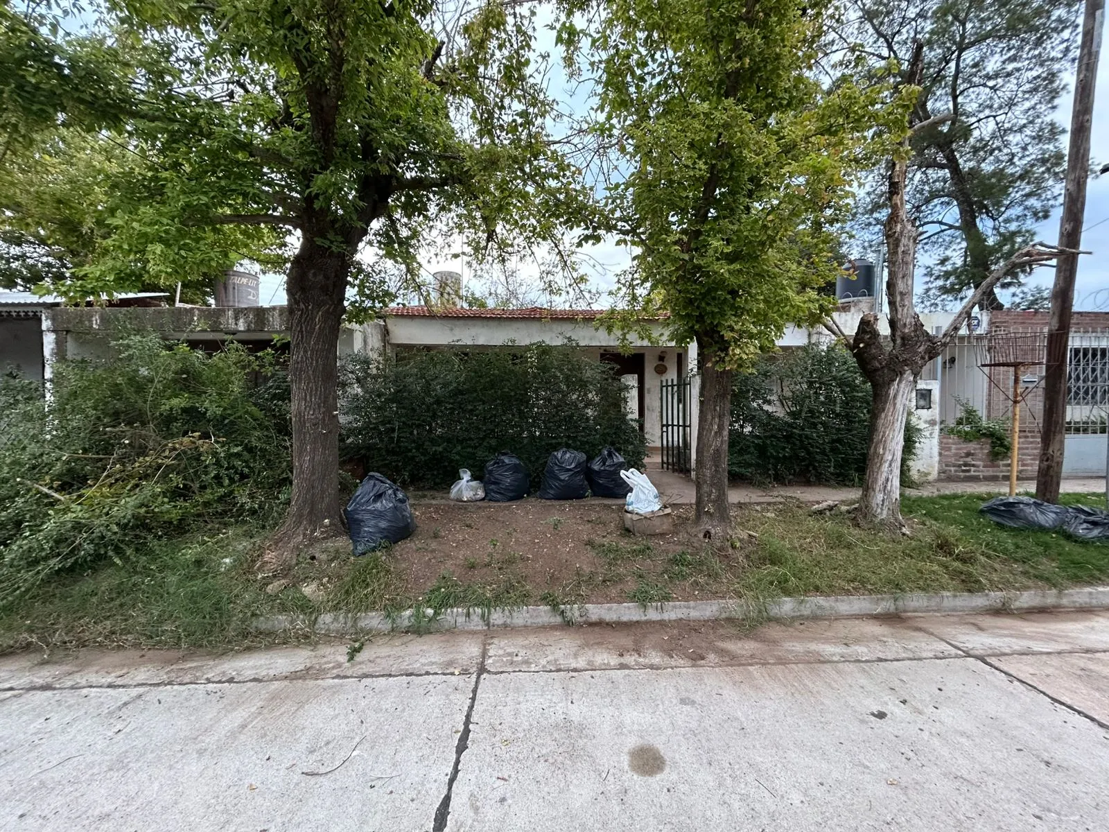 CASA EN VENTA , QUINTAS DE ARGUELLO a 6 cuadras de la Recta Martinolli