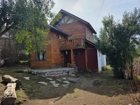 Casa de 3 dormitorios + altillos y estudios