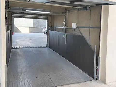 Venta de cochera céntrica con baulera - bariloche