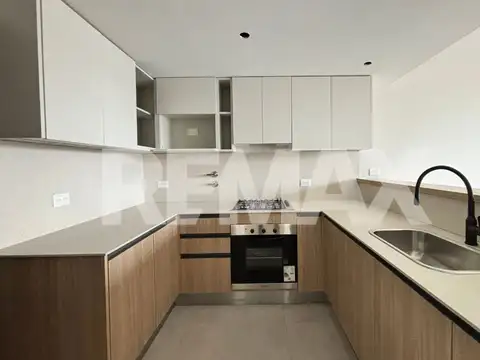 Departamento de 2 dormitorios con cochera