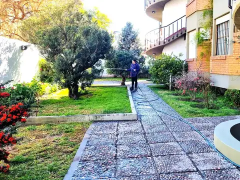 Venta departamento godoy cruz 2 dorm c/cochera