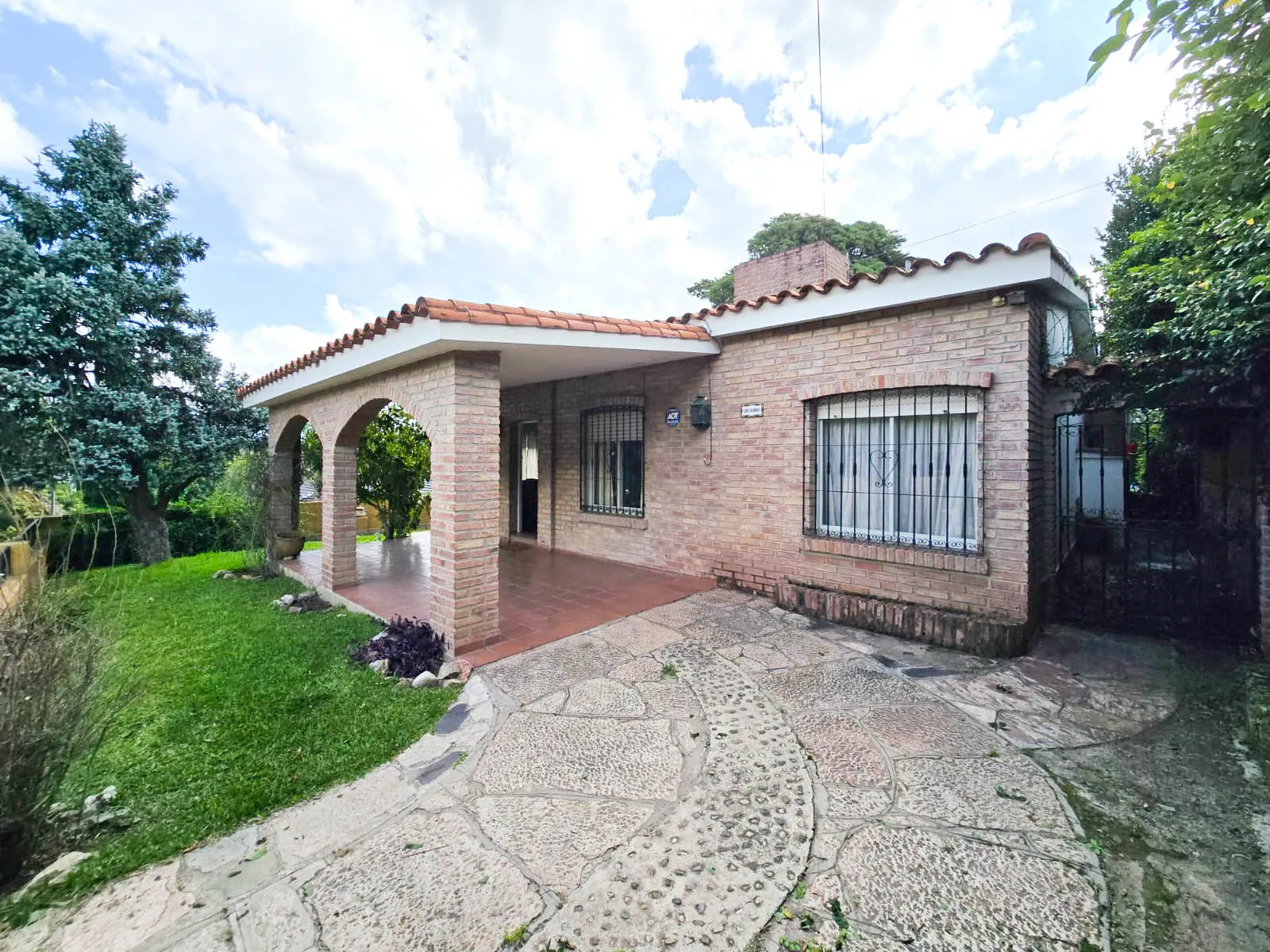 Oportunidad De Inversión! Casa En Carlos Paz