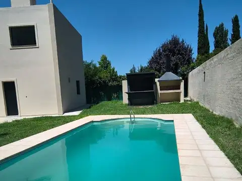 Hermosa casa mas departamento en chacras de coria