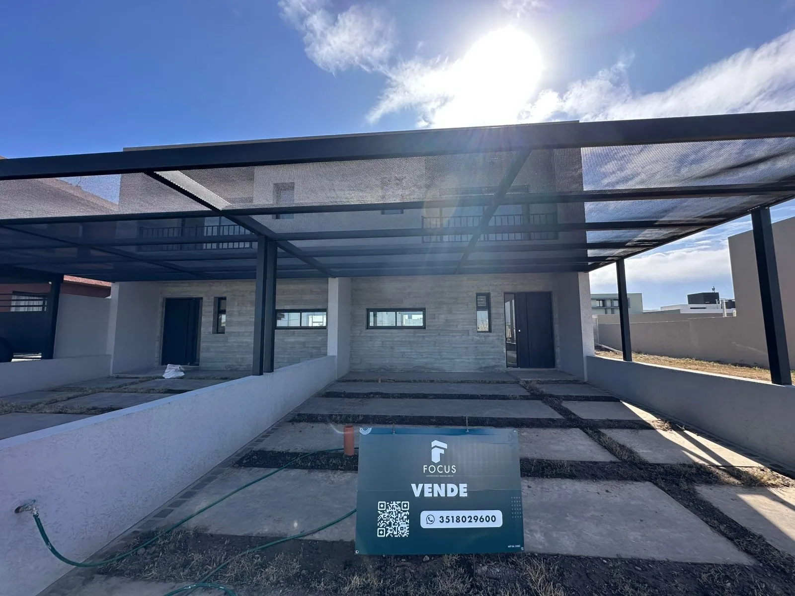 VENTA DUPLEX DE CATEGORÍA EN DOCTA - 3 DORMITORIOS, FRENTE A ESPACIO VERDE