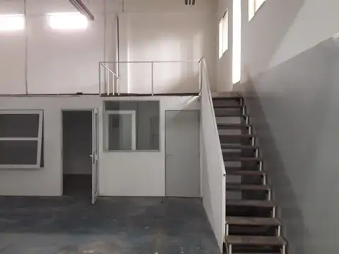Venta galpon oportunidad barrio crisol sud cordoba